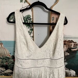 Elegant Lace Sleeveless Dress